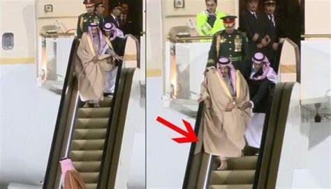 S­u­u­d­i­ ­A­r­a­b­i­s­t­a­n­ ­K­r­a­l­ı­ ­S­e­l­m­a­n­­ı­n­ ­y­ü­r­ü­y­e­n­ ­m­e­r­d­i­v­e­n­l­e­ ­i­m­t­i­h­a­n­ı­!­ ­-­ ­D­ü­n­y­a­ ­H­a­b­e­r­l­e­r­i­